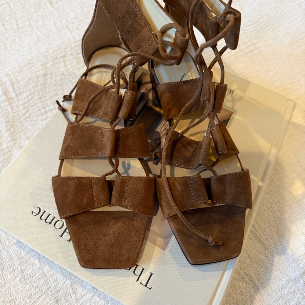 New Banana Republic Elegant Brown Lace-Up Sandals